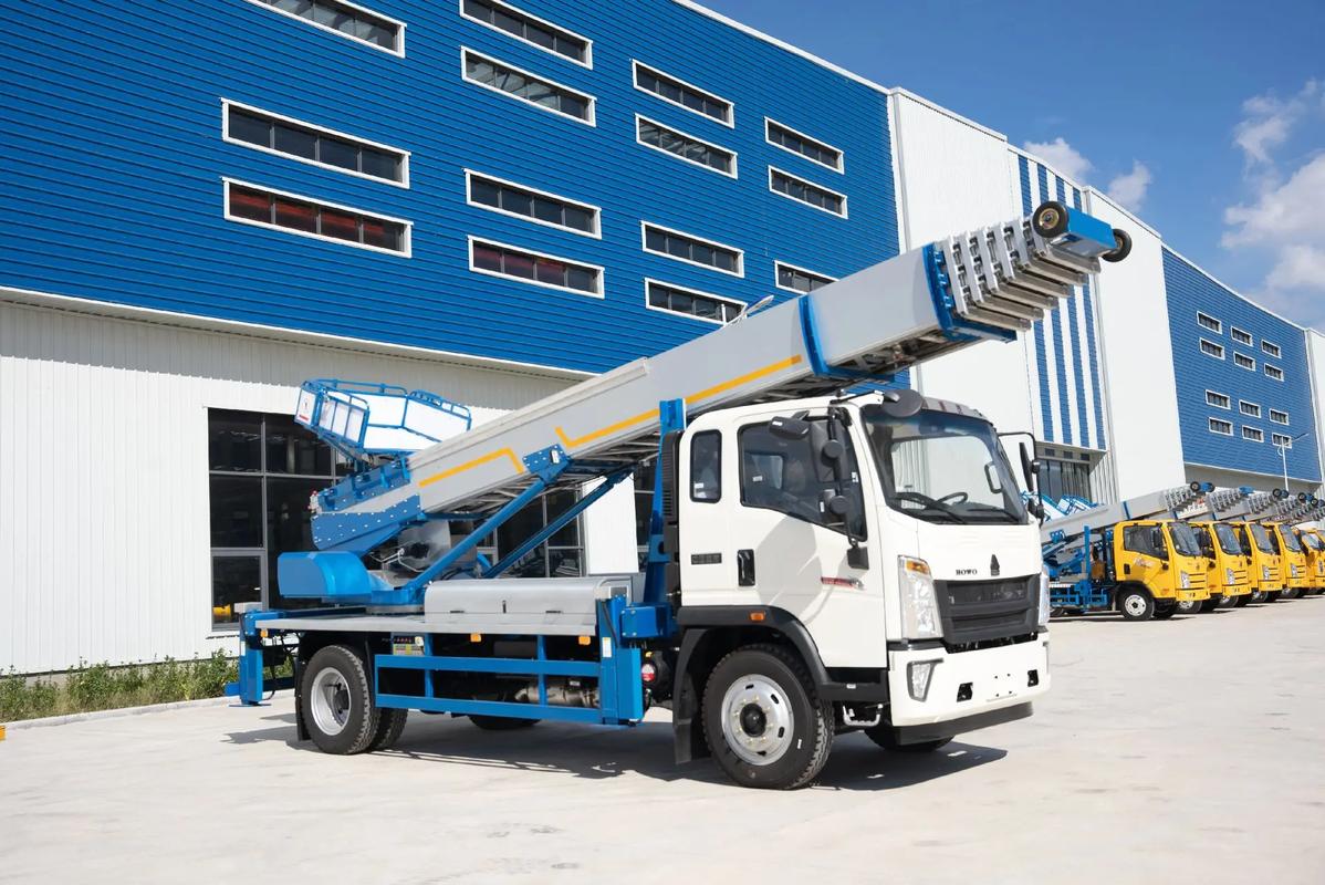 苏州相城出租云梯车高空作业车 建筑垃圾搬运